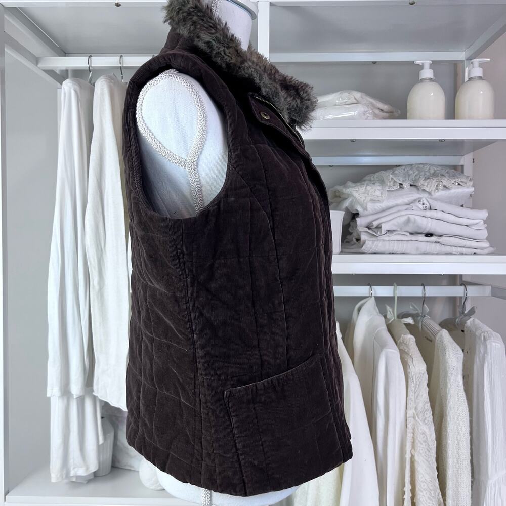 Charter Club Brown  Puffer Vest.  Sz. Petite Medium Item #0230 - Picture 6 of 11